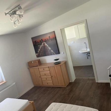 Ferienzimmer Mit Zwei Einzelbetten Und Gemeinschaftkueche Warnow  Exterior foto